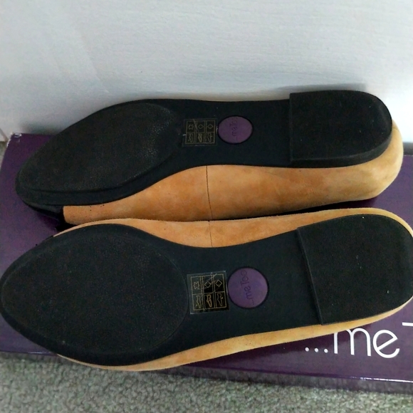 Size 5 Me Too Cap Toe Ballet Flats - Picture 4 of 4